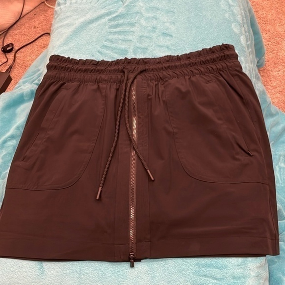 Athleta size 10 black skort